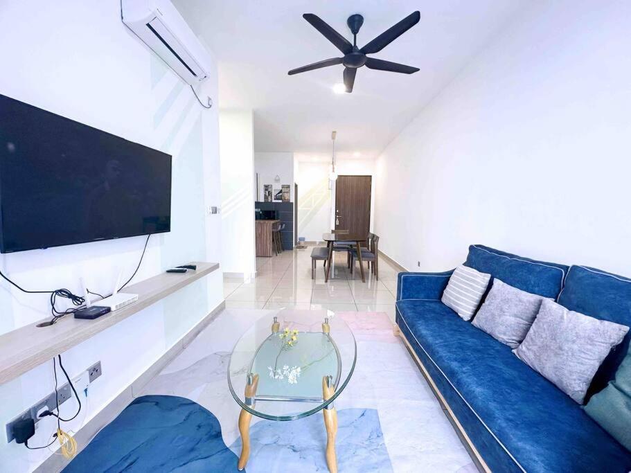 Sks Habitat Terminal Bus Netflix Jchome By Mwm Johor Bahru Bagian luar foto